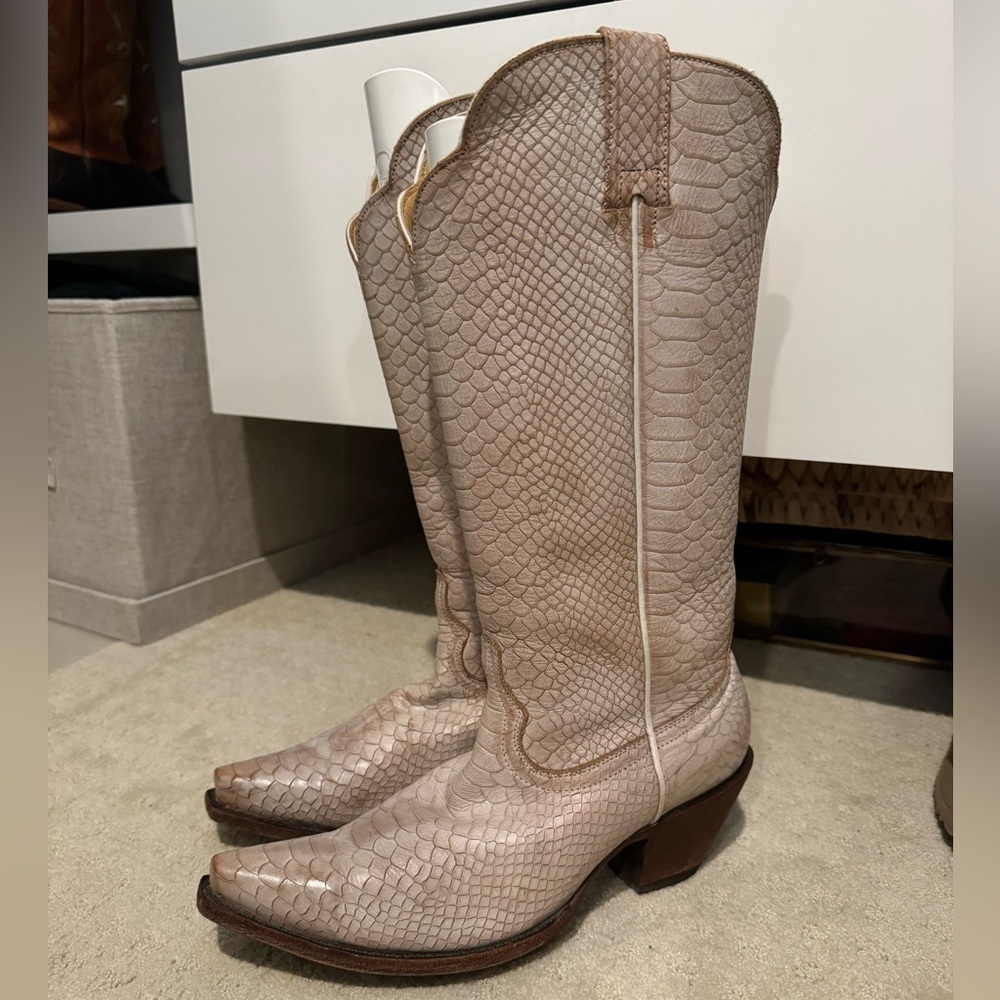 Idyllwind Strut Boot - Size 9.5 - Ivory Leather